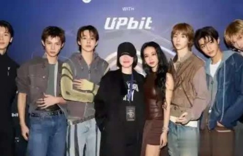 小S戴帽陪女追星男团，打扮酷心情好，与蔡依林许光汉同框