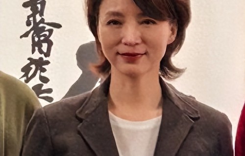 消失4年，52岁董卿突然更新！4万评论刷屏：求求快点你回来吧 