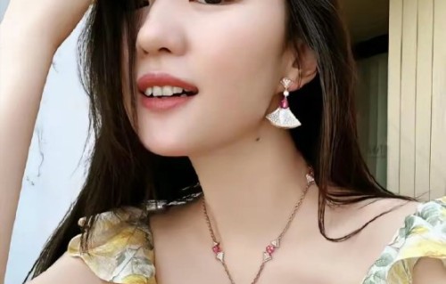刘亦菲拒绝综艺邀约的具体原因是什么？|神雕侠侣|颈椎|杨洋|真人秀|节目