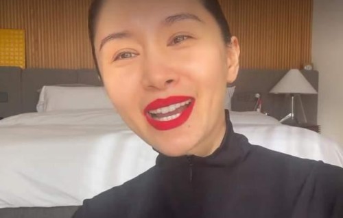 真大胆!王子文直接晒怼脸素颜照片,脸蛋细腻肌肤状态很真实