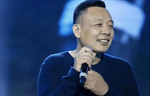 于东来儿媳首次正面露面，颜值封神，和婆婆马丽撞脸像复制粘贴