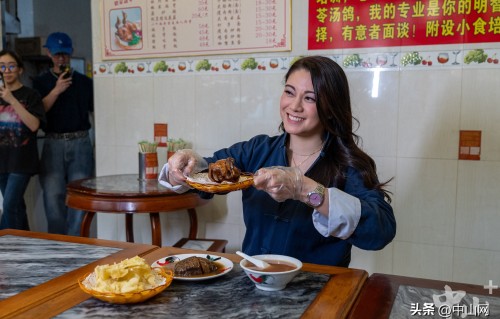 港星廖碧儿中山“寻味”！直呼“一吃就停不下来” 