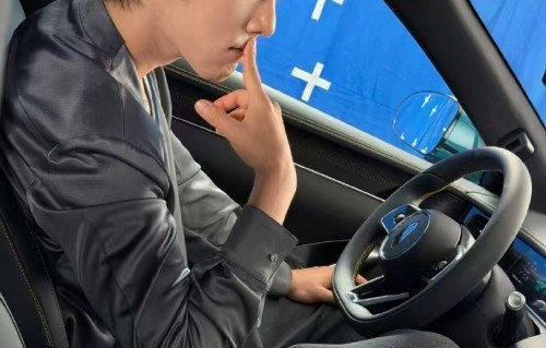 肖战副驾女友视角引热议