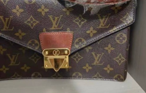 广东现在有多潮？LV包放一周竟然都长毛了