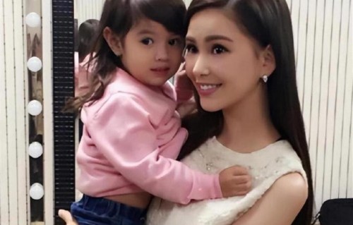 《女儿殿下》MV里能看清周杰伦女儿长相吗？