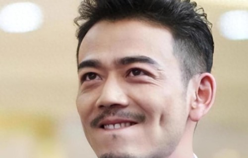 人狂必有祸！不顾央视警告，和刘涛传绯闻的杨烁成了“跳梁小丑” 