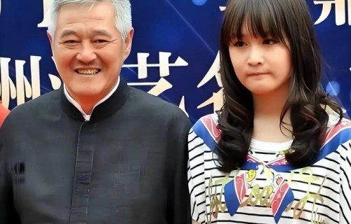 可能连赵本山也没想到,不被看好的女儿,如今逆袭做老板了!