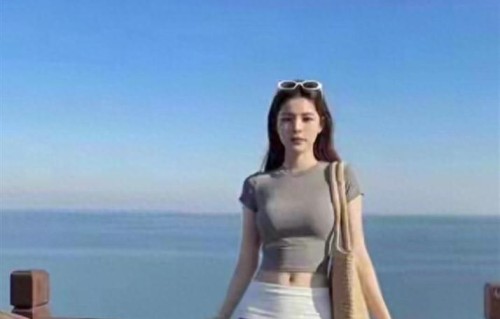 20岁黄多多晒照上热搜！没有浓妆和礼服，却把青春感拉满了