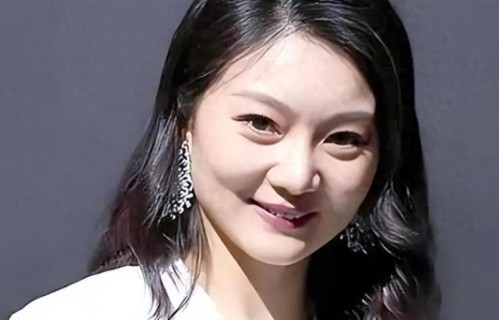 全家移民美国传闻真相大白后，陈婷近况被曝，张艺谋的话没说错