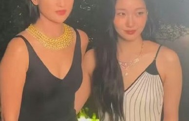 金高银在中国长大的具体经历对她的演艺事业有何影响？