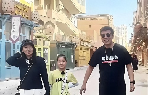 去世15天后，原配李丽婧罕见发声谈张雪峰，透露张姩菡近况惹担忧 