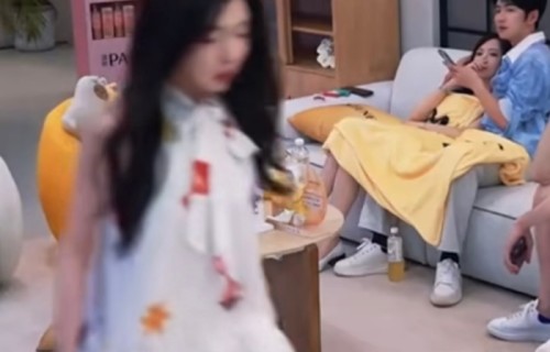 柳柳与周佑凌夜聊后情绪崩溃