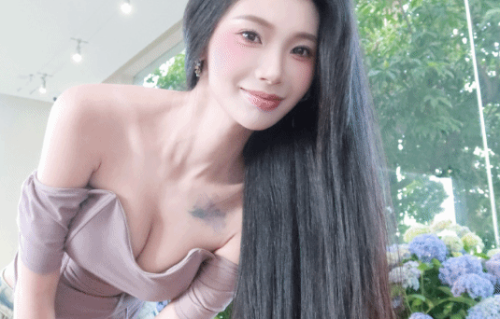 奶白奶白的！《完蛋美女》浩浩妈深夜发福利