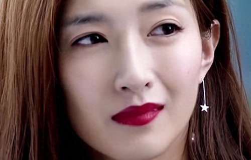 “海外产子”真相大白仅1年，江疏影故技重施，胡歌看人真准 