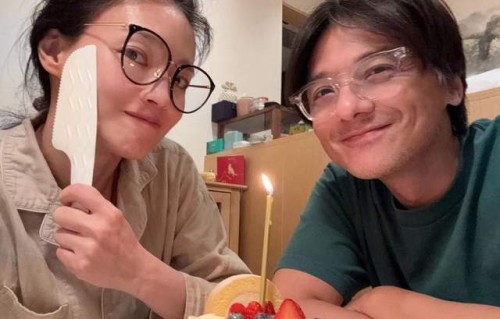 舒淇49岁生日，晒和老公合照，发文感慨平平淡淡 才是真