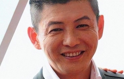 62岁程前：与董卿告别娶小20岁朱瑞，现今婚姻幸福成人生胜者