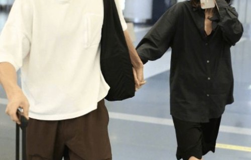 金大川和雎晓雯公布恋情，春夏成过去式，中间隔着一个刘雯