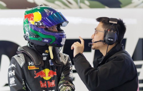 王一博China GT排位赛2分03秒357完赛AM组第10，顶流加持带动赛事热度飙升