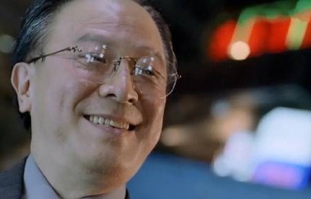 香港知名老戏骨钟景辉去世 是周润发等巨星的恩师