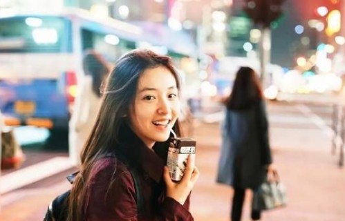 吴倩节目自曝童年创伤：被父亲掌掴打掉牙齿忍痛吞下