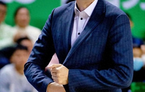 马文广女儿原来是她，嫁给杜锋生仨孩子，丈夫如今是广东篮协会长 