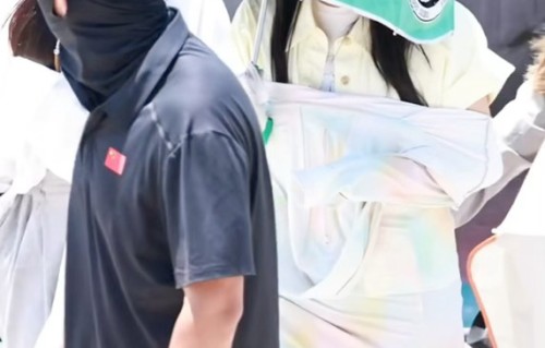 关晓彤遮阳伞造型严实防晒效果拉满|皮肤|白皙|道理