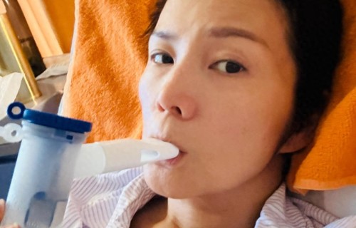 抗癌港姐吴文忻公开近况，持续低烧患上肺炎，已转至深圳医院治疗 