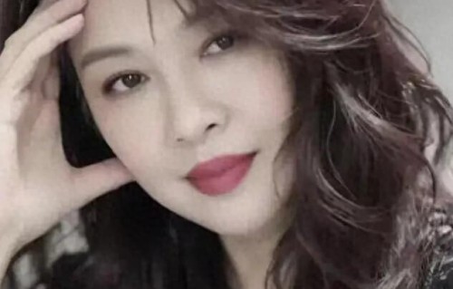 60岁女人深夜承认！放不下的3个秘密，男人根本不懂