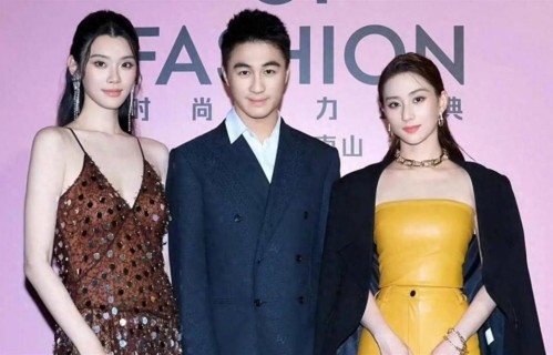 何超莲ins点赞何猷君婚礼动态！大方为弟弟送祝福