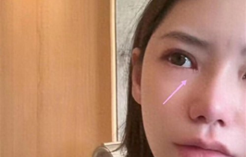 马筱梅泪如雨下，汪小菲在厦门一声不吭，终究是张兰不忍劝了几句