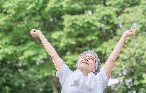 人到七十有退休金，记住：谁的事都别掺和，顾好自己就够了