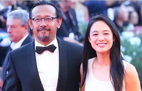 周韵：嫁大15岁二婚姜文，生俩儿子不被认可，18年后却成全家团宠