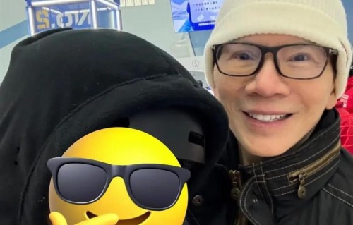向华强罕露面陪孙滑雪，郭碧婷独自返台尽孝，婆媳关系曝光