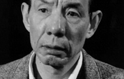 魏宗万：钳工出身，因一处加戏演活司马懿，离世前反复看三国