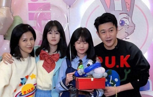 陆毅没想到：鲍蕾养大的17岁女儿成夫妻骄傲