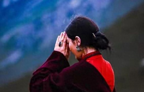 钱是有灵性的！一个女人有钱没钱，根本不用问，一眼就能看出来