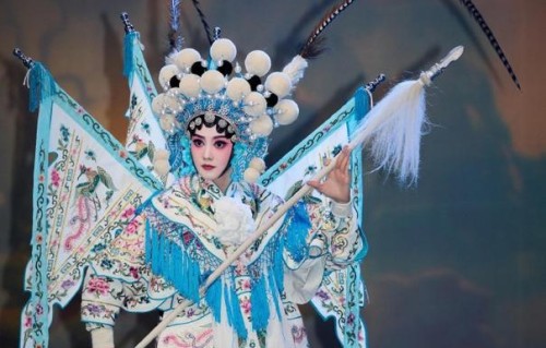 刘浩存穆桂英剧照 真功夫惊艳四座_娱乐频道