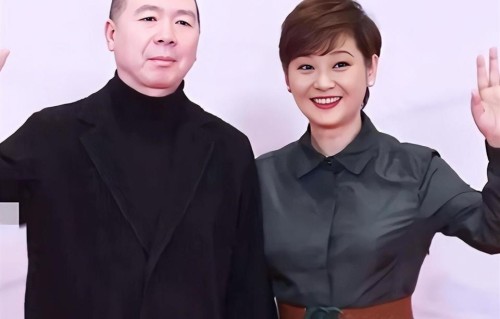 徐帆回应离婚5个月，冯小刚行为曝光，他的小心思再藏不住了