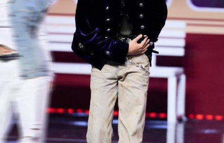 姚琛的嗓音和舞台风格为何被评价为“温柔”且富有感染力？|你看风景我看你|童年|文化|情感|温度