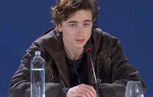 Timothée Chalamet 推广乒乓球，新电影演乒乓球传奇|Marty Supreme| 提莫西·查拉梅|约书亚·萨弗迪|传奇人物|非凡人生