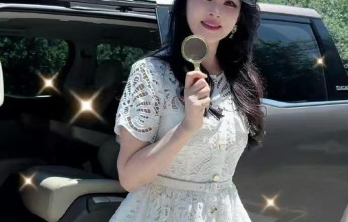伊能静穿白色镂空长裙上恋爱综艺!恩利晒照为庾澄庆庆生,羡慕了|我们恋爱吧第六季|庾恩利|家庭|成长|新金