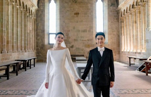 奚梦瑶晒绝美婚礼照!谷爱凌贴脸夸“最美新娘”,七年承诺终于圆满兑现