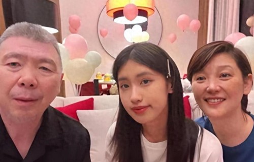 演都不演？徐帆回应离婚9个月后，冯小刚近况曝光，夫妻感情成谜