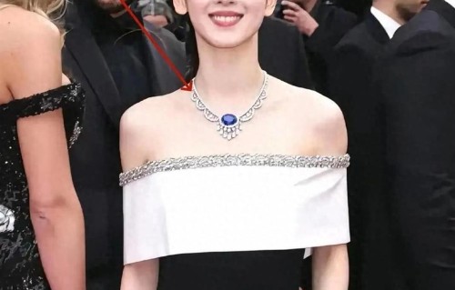 章泽天在戛纳佩戴价值过亿项链太豪，外国女星都看呆了，美爆了！