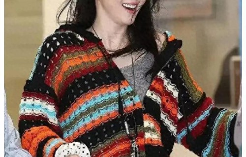 韩素希恋情风波后首现身：笑容灿烂，状态绝佳