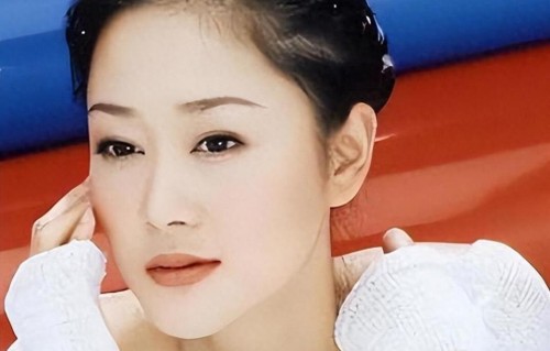 结婚10年被丈夫出轨8次！最后出轨蒋勤勤，只有43岁抑郁烧炭自尽