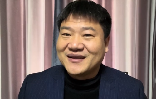 反诈老陈2025年收入42.3万，纳税3万！自曝买10部手机打假，网友：这转型太心酸