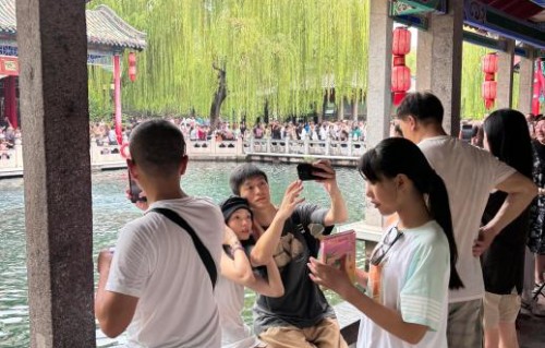 雎晓雯和金大川为什么一直不给女儿露正脸？