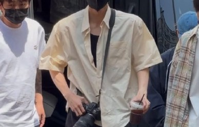 张凌赫过去在拍戏时是否曾多次受伤？