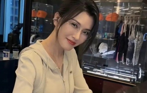徐洁儿亮相乘风2026造型神似柯南妃英理|在播综艺|三次元|样子